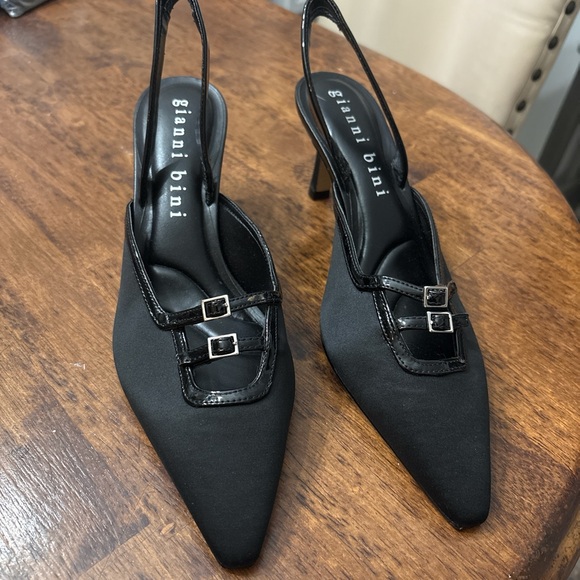 Gianni Bini Black Slingback Heels with Buckle Detail - Picture 1 of 4